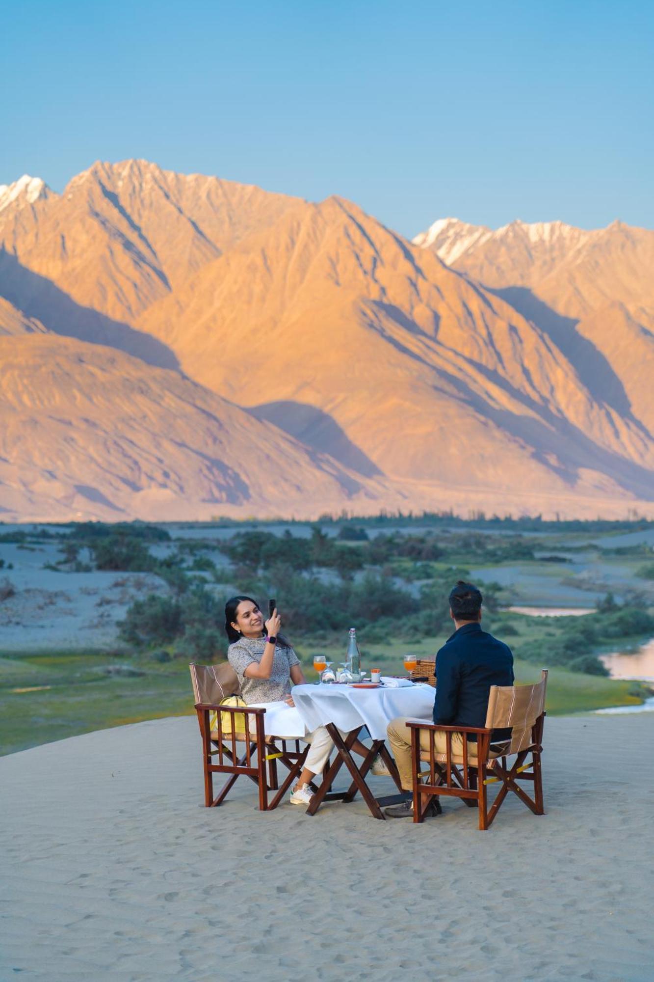 Stone Hedge Hotel Nubra Exterior foto